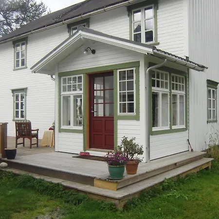 Bardstua Βίλα Stokmarknes